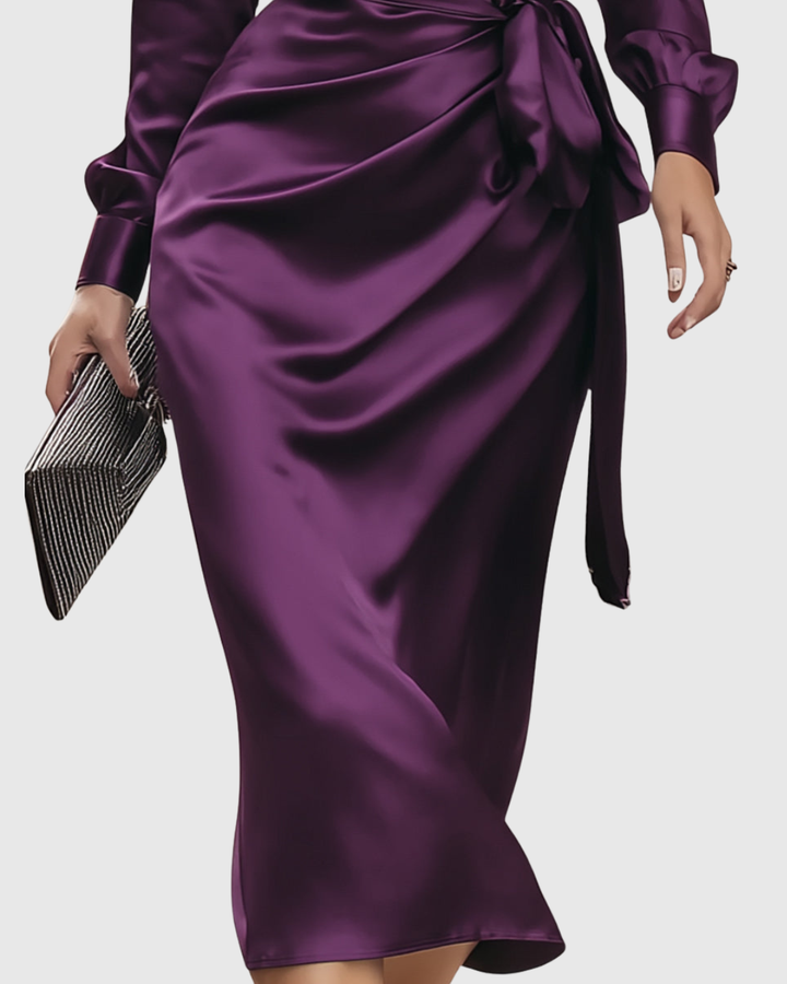 Natalie - Abito midi in satin nel colore Prugna Profonda