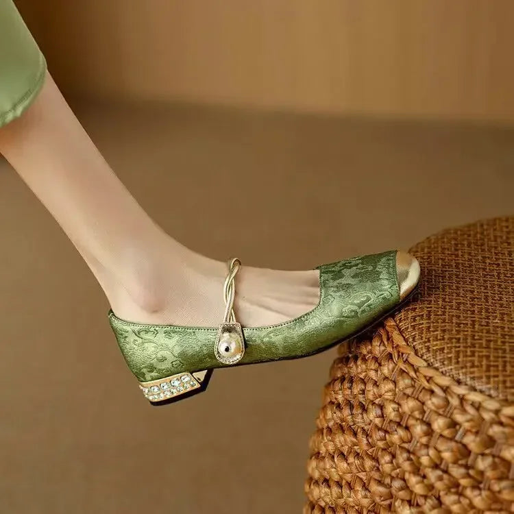 Federica – Scarpe classiche con cinturini dal look elegante