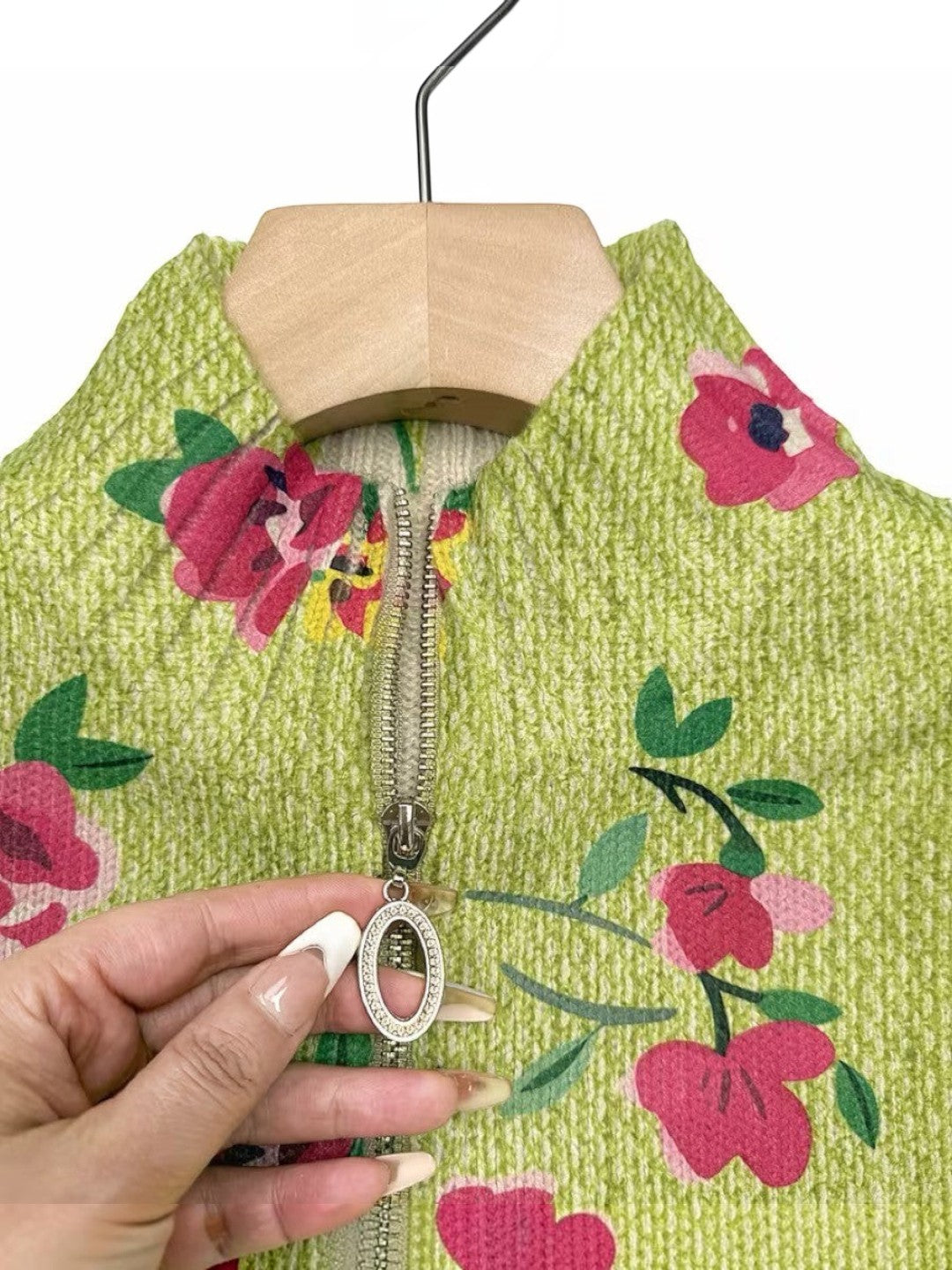 Elena | Cardigan verde con motivo floreale